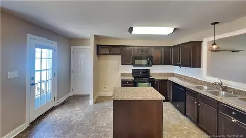 206 Bishop Ln, Dunn, NC 28334 photo 4