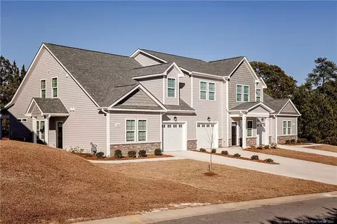 910 Westland Ridge Rd, Fayetteville, NC 28311