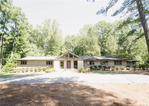 1610 Lord Ashley Dr, Sanford, NC 27330