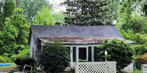 611 W Massachusetts Ave, Southern Pines, NC 28387