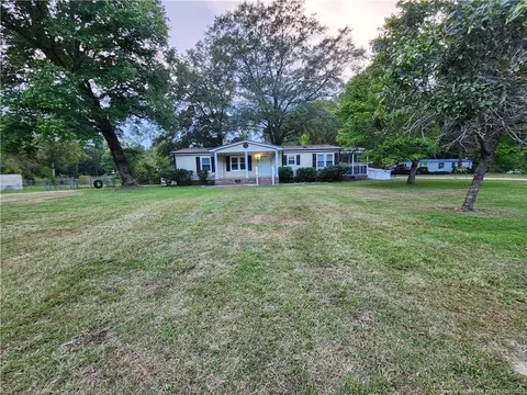 120 Winsor Dr, Rockingham, NC 28379
