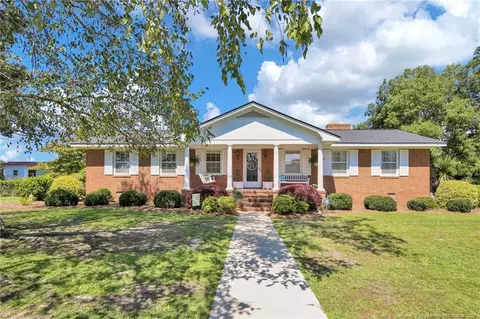 812 W Britt St, Saint Pauls, NC 28384