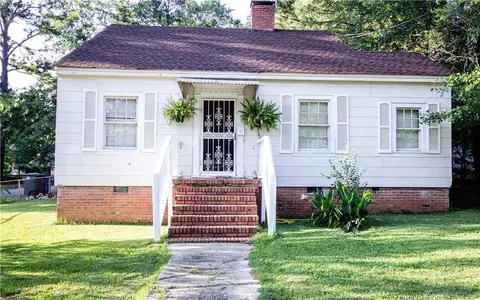 220 Central Dr, Fayetteville, NC 28301