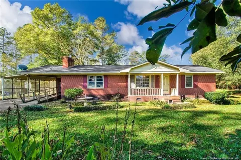 337 Calvin St, Roseboro, NC 28382