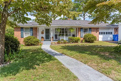 627 Galloway Dr, Fayetteville, NC 28303