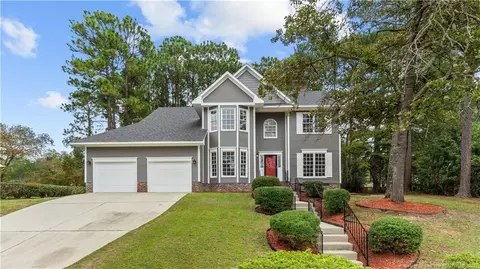 720 Stonington Dr, Fayetteville, NC 28311
