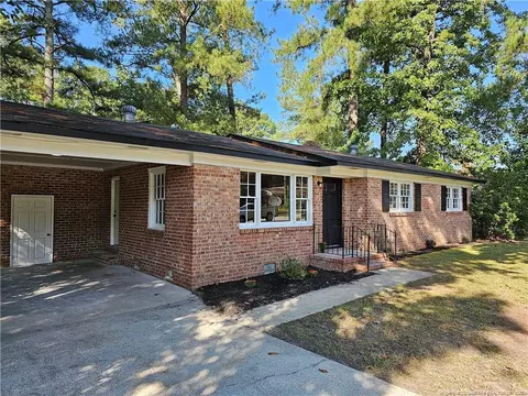6428 Freeport Rd, Fayetteville, NC 28303