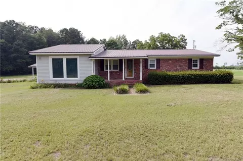 3672 Nc 211 W, Lumberton, NC 28360