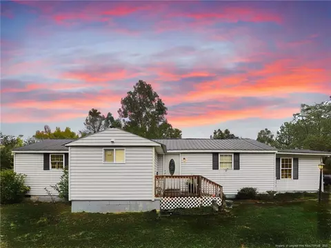 4105 Nc 211, West End, NC 27376