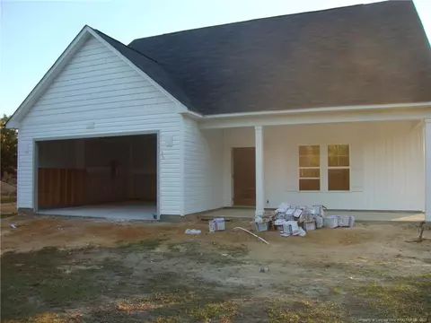 1091 Dean Rd, Saint Pauls, NC 28384