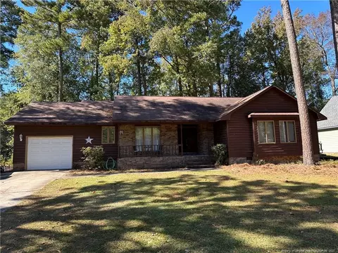 5821 Danville Dr, Fayetteville, NC 28311