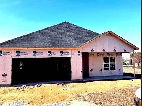 90 Kiara Ln, Lumberton, NC 28360