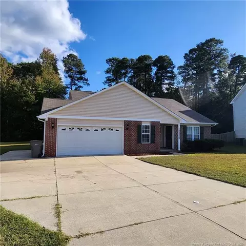 5413 Biscoe St, Hope Mills, NC 28348