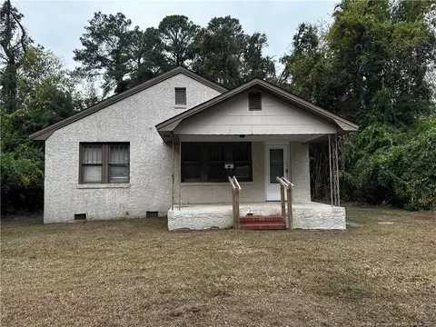 218 Sedberry St, Fayetteville, NC 28305