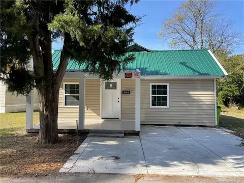 502 Blanks St, Elizabethtown, NC 28337