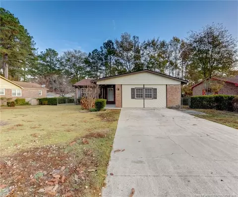 724 Goodyear Dr, Spring Lake, NC 28390