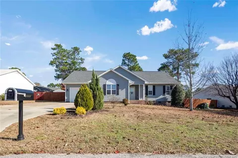 3422 Masters Dr, Hope Mills, NC 28348