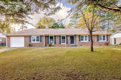 631 Wakefield Dr, Fayetteville, NC 28303