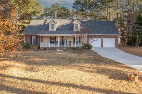 301 Senter Ln, Bunnlevel, NC 28323