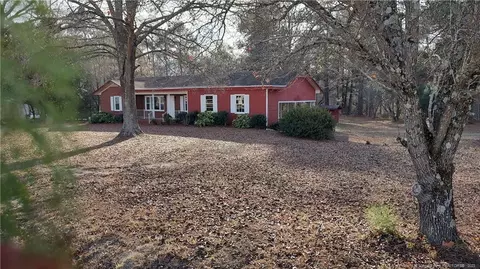 255 Lee County Line Rd, Broadway, NC 27505
