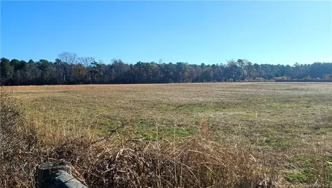 1508 Moores Ln, Lumberton, NC 28358