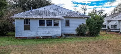 829 E 7th St, Lumberton, NC 28358