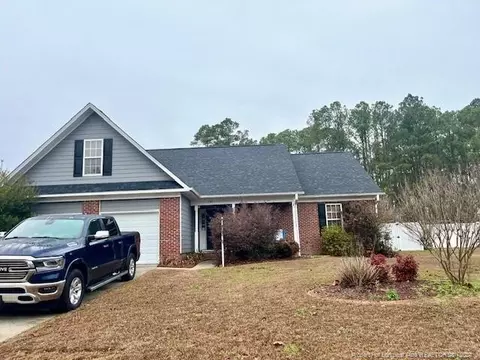 157 Early Dawn Dr, Raeford, NC 28376