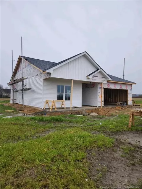 27 Delta Rd, Parkton, NC 28371