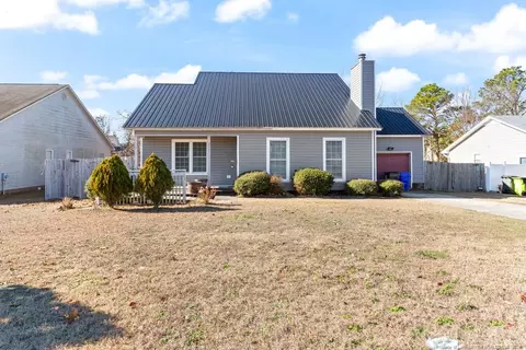 320 Laketree Blvd, Spring Lake, NC 28390