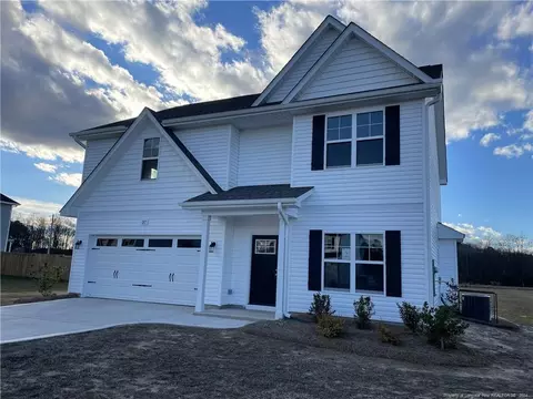 37 Sanford Ln, Dunn, NC 28334