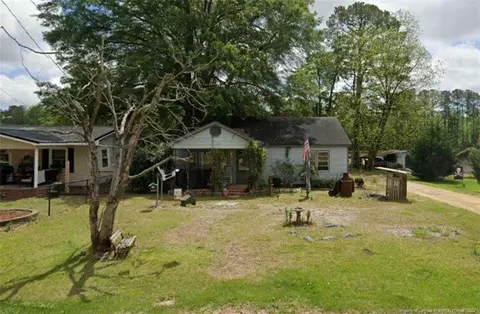 615 Mclamb St, Roseboro, NC 28382