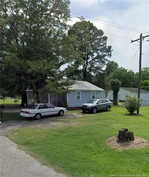 509 Hobbs St, Roseboro, NC 28382
