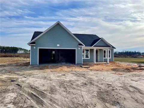 660 Carolina Church Rd, Saint Pauls, NC 28384
