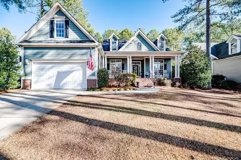 86 Falling Water Rd, Spring Lake, NC 28390