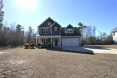 2015 Hayfield Rd, Wade, NC 28395