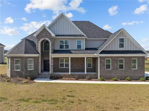 198 Southerland Peak Dr, Raeford, NC 28376