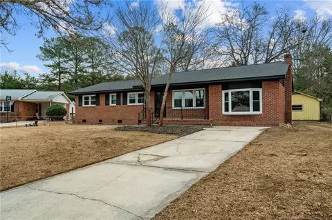 605 Freda Ct, Spring Lake, NC 28390