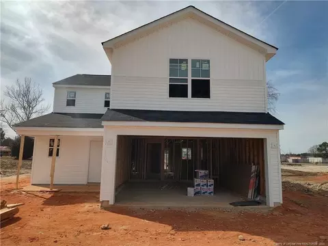 709 Caelin Farms Rd, Spring Lake, NC 28390