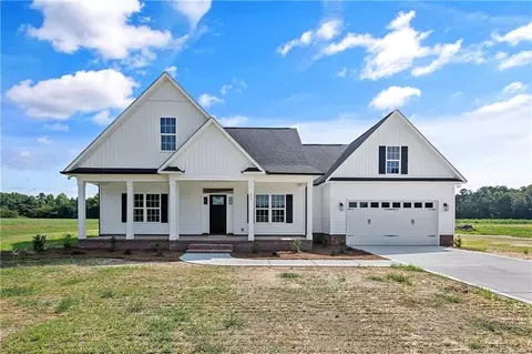 175 Spring Branch Rd, Tar Heel, NC 28392