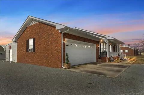 8571 Rhodes Pond Rd, Dunn, NC 28334