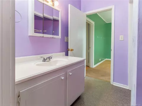 Bath - 302 N 11th St, Erwin, NC 28339 photo 2 of 3