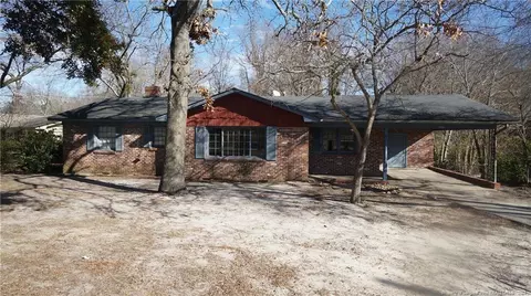 310 Summer Hill Rd, Fayetteville, NC 28303