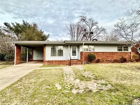5214 Rodwell Rd, Fayetteville, NC 28311