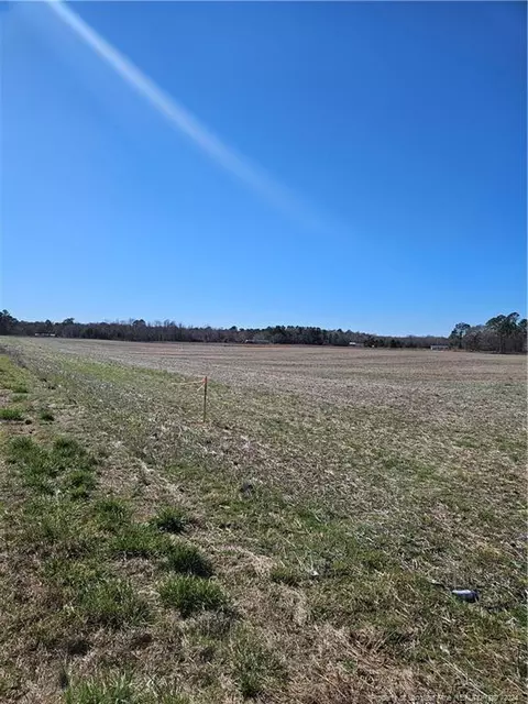Mcgirt Road, Maxton, NC 28364