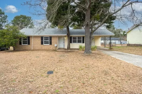3636 Metric Dr, Hope Mills, NC 28348