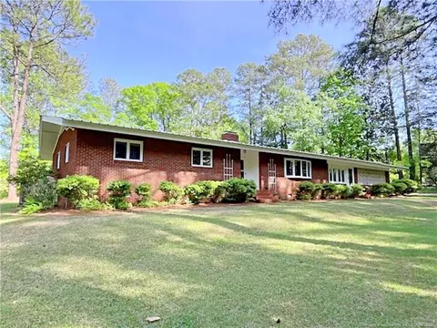 1609 Carthage St, Sanford, NC 27330