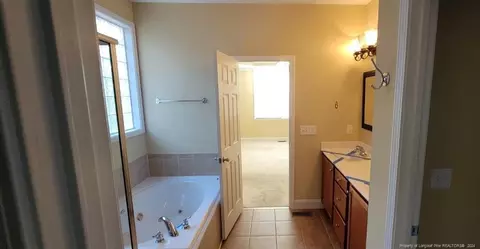 77 Cottswold Ln, Spring Lake, NC 28390 photo 11