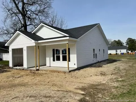 400 Harnett St, Benson, NC 27504