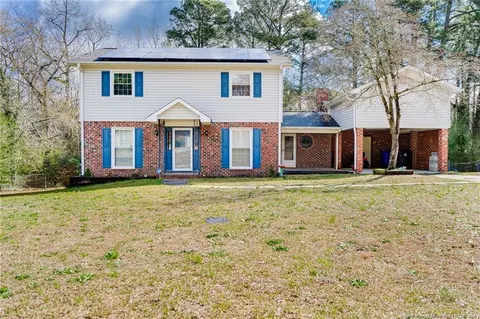 726 Dandridge Dr, Fayetteville, NC 28303