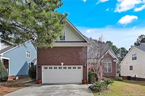 78 Cottswold Ln, Spring Lake, NC 28390